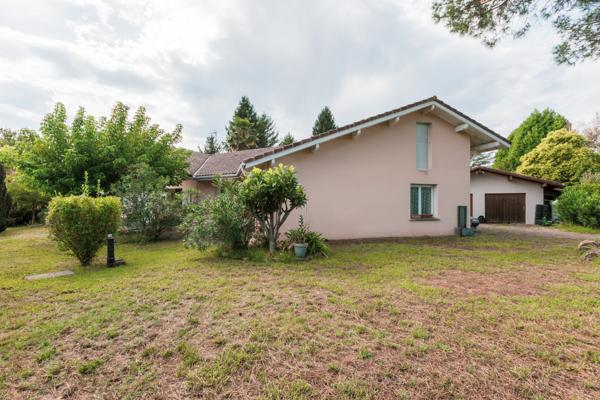 VILLA DE PLAIN-PIED PROCHE DU CENTRE D’ANGRESSE