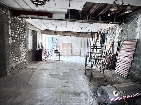Maison ancienne à rénover à vendre à Vaas (72500) - 12 pièces, 305 m²