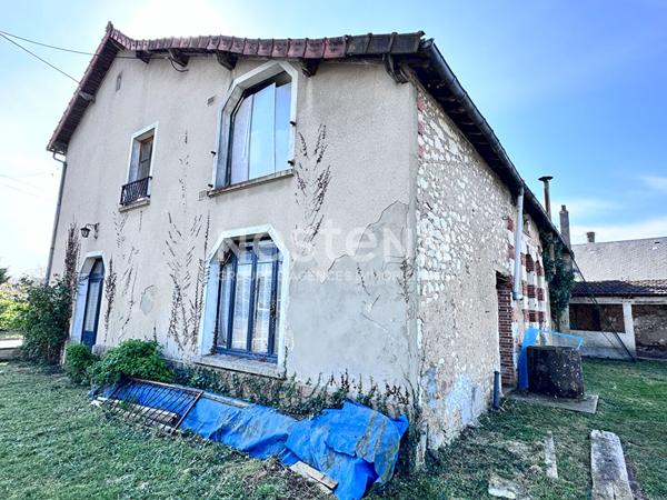 Maison ancienne à rénover à vendre à Vaas (72500) - 12 pièces, 305 m²