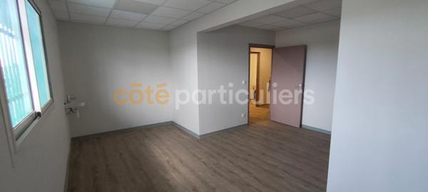 Location Local commercial119 m² - 4 Pièces - Les Abymes (97139)