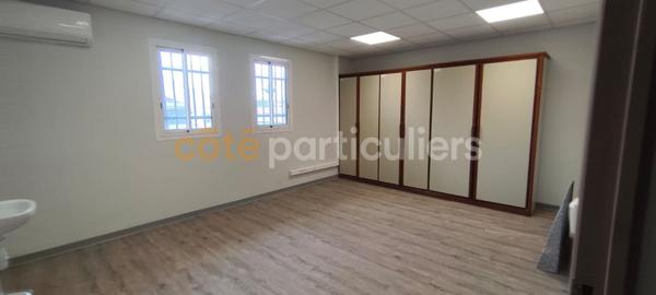 Location Local commercial119 m² - 4 Pièces - Les Abymes (97139)