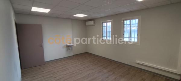 Location Local commercial119 m² - 4 Pièces - Les Abymes (97139)