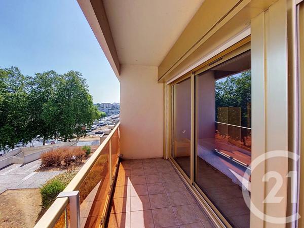 Appartement T3 à vendre  3 pièces - 74,56 m 2   CHOLET  - 49