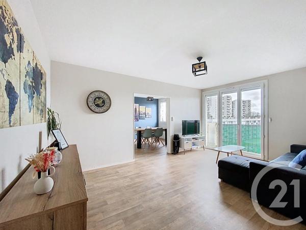 Appartement T3 à vendre  3 pièces - 74,56 m 2   CHOLET  - 49
