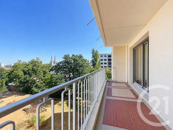 Appartement T3 à vendre  3 pièces - 74,56 m 2   CHOLET  - 49