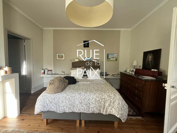 86100 CHATELLERAULT Maison Chatellerault 8 pièce(s) 210 m2