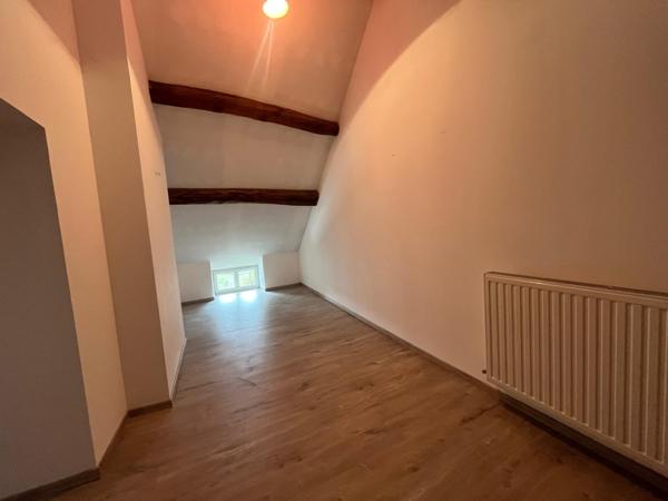 MAISON D'HABITATION 3 CHAMBRES, AVEC JARDINET ET GARAGE