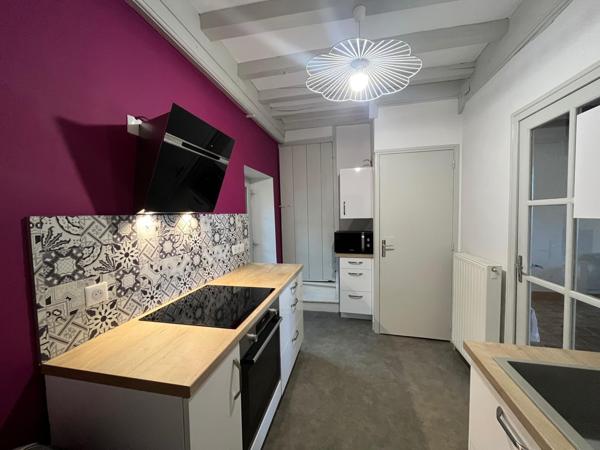 MAISON D'HABITATION 3 CHAMBRES, AVEC JARDINET ET GARAGE