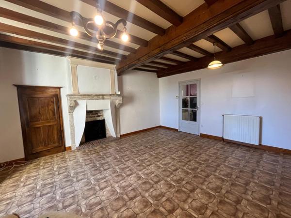 MAISON D'HABITATION 3 CHAMBRES, AVEC JARDINET ET GARAGE