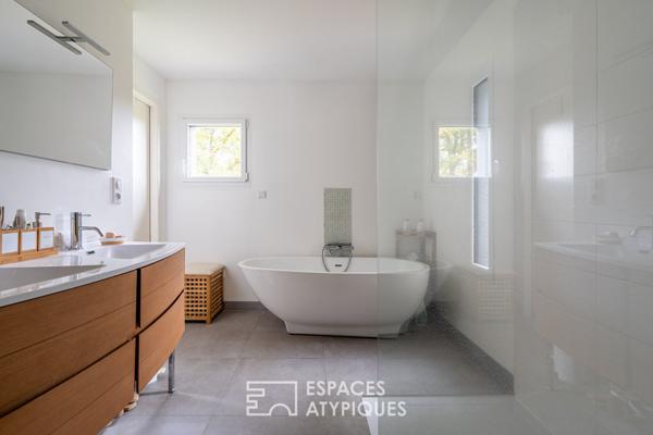 Havre contemporain avec piscine et appartement indépendant