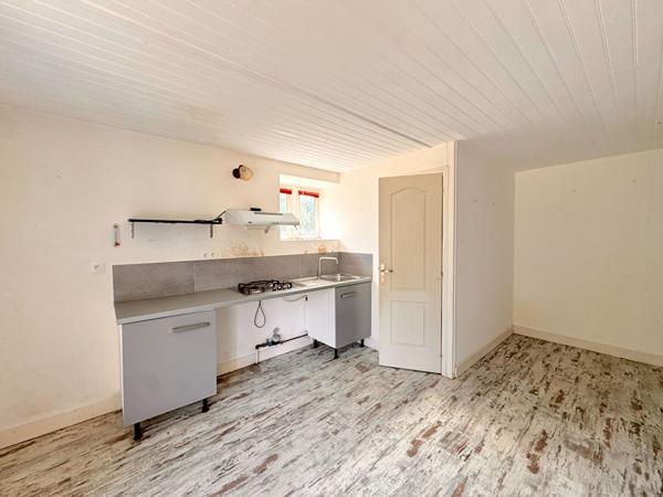 Maison Ruffey-Sur-Seille 4 pièces / 2 chambres / 85 m² + dépendances