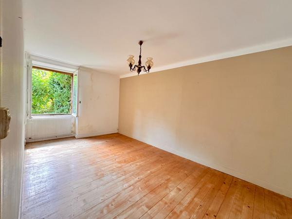 Maison Ruffey-Sur-Seille 4 pièces / 2 chambres / 85 m² + dépendances