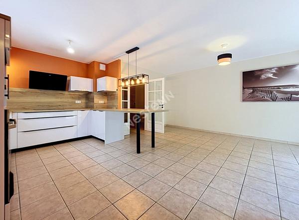 Appartement T3 en rez-de-chaussée avec terrasse et stationnement  Montauban Beausoleil