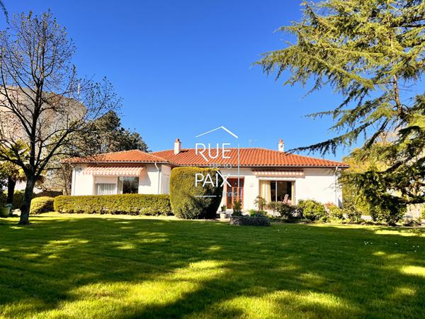 79300 BRESSUIRE Maison de plain-pied - Bressuire