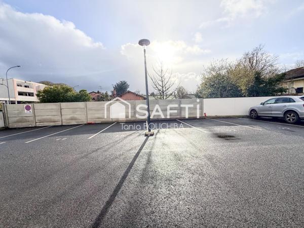 Place de parking rare – Secteur Golf ??