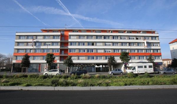 INVESTISSEMENT LOCATIF – CHEVILLY-LARUE – Résidence d'Affaires Adonis Paris Sud *** - 6.2% de rentabilité