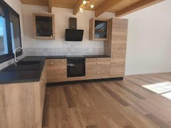 Maison neuve entièrement refaite et repensé, classement énergetique B, pompe à chaleur.