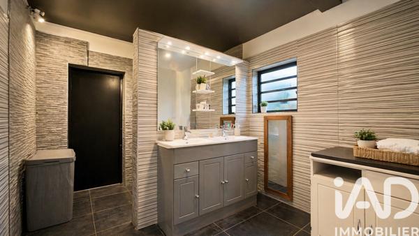 Maison à vendre 10 pièces 228 m² Saint-Pierre