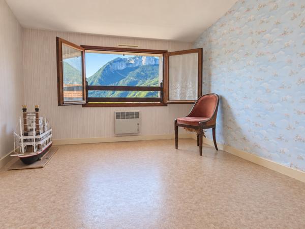 Maison
         3 pièces
        - 105 m² Exclusivité 310 000 € *
