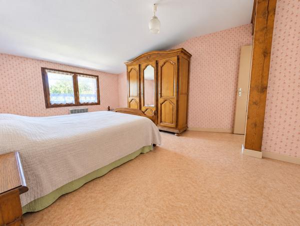 Maison
         3 pièces
        - 105 m² Exclusivité 310 000 € *