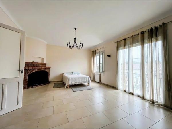 Vente                                                      Maison
                        
                     4 pièces                      150 m2                     à Bages