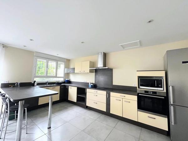 Vente                                                      Maison
                        
                     4 pièces                      150 m2                     à Bages