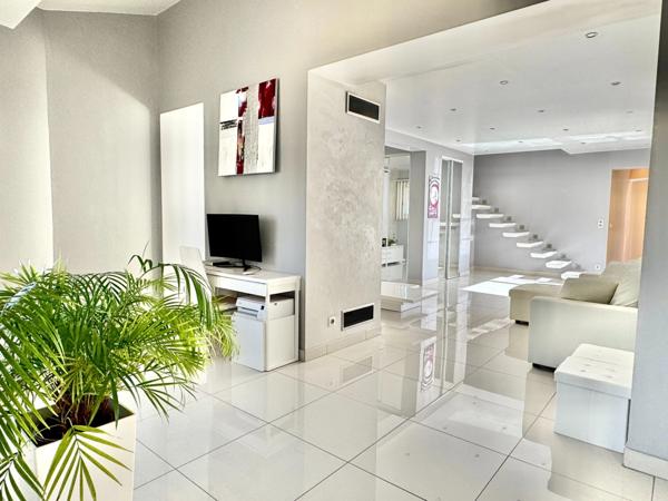 Villa de prestige HORIZON sur les hauteurs de CORNILLON CONFOUX (13)