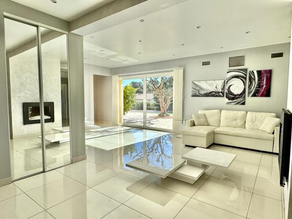 Villa de prestige HORIZON sur les hauteurs de CORNILLON CONFOUX (13)