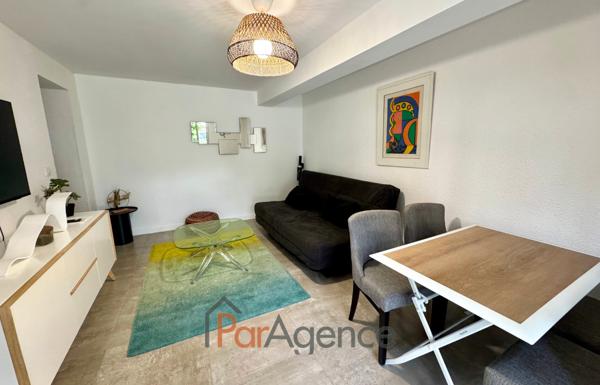 40 m plage du Bureau 150 m centre-ville STUDIO CABINE GRANDE