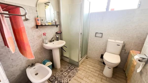 Maison avec grand jardin garage dépendance