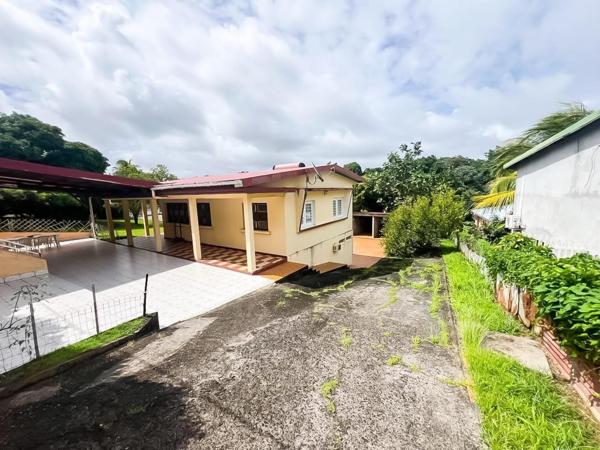 Maison avec grand jardin garage dépendance
