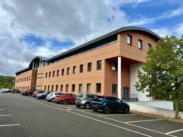 BUREAUX à LOUER de 862 m²