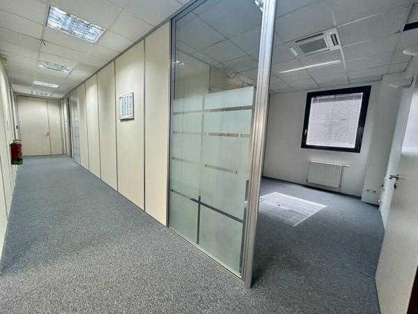 BUREAUX à LOUER de 862 m²