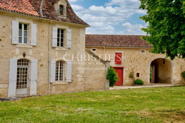 Un domaine de caractère au cœur de la Dordogne, entre Bergerac et Périgueux