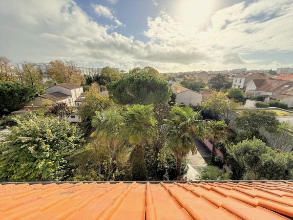 La Rochelle (17000) Grande maison familiale avec jardin à deux pas du centre ville et des parcs