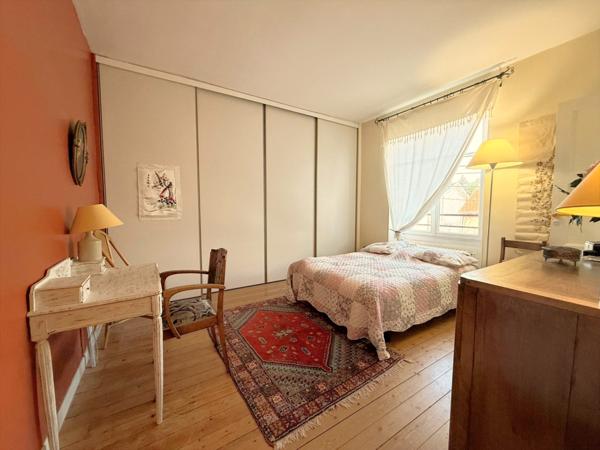 La Rochelle (17000) Grande maison familiale avec jardin à deux pas du centre ville et des parcs