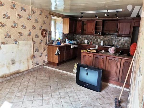 Maison en pierres  cinq chambres sur  1099 m² de terrain