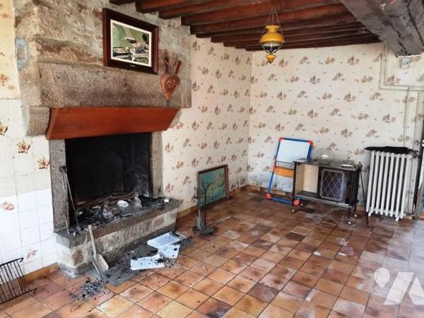 Maison en pierres  cinq chambres sur  1099 m² de terrain