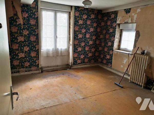 Maison en pierres  cinq chambres sur  1099 m² de terrain