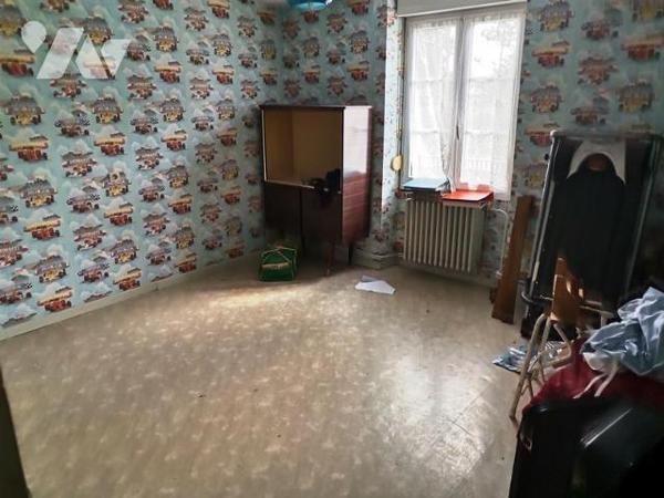 Maison en pierres  cinq chambres sur  1099 m² de terrain