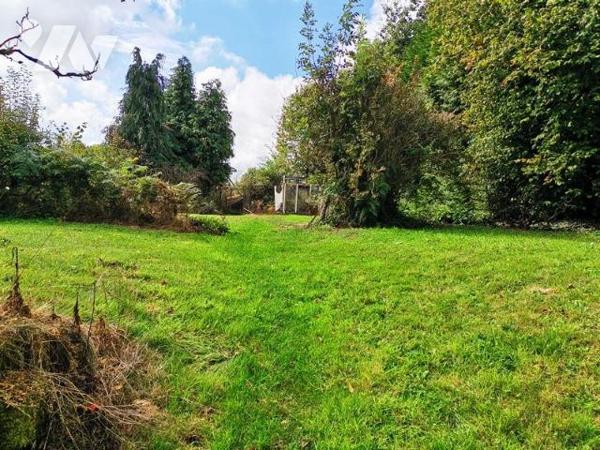 Maison en pierres  cinq chambres sur  1099 m² de terrain