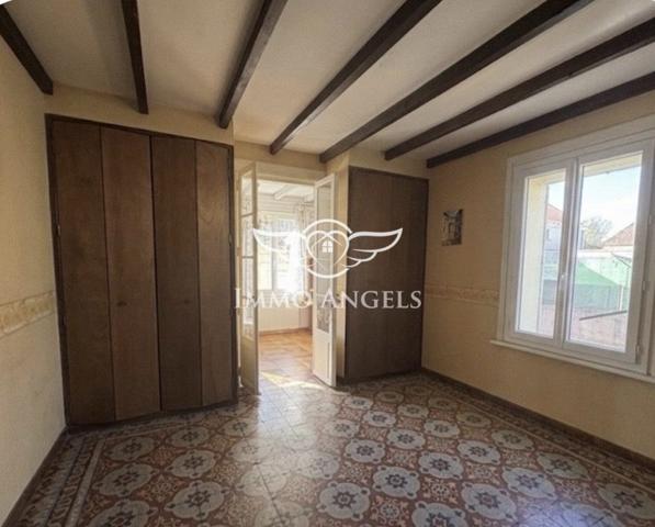 AIGUERELLES-MAISON A RENOVER AVEC 60 M2 D'ANNEXES SUR UN TERRAIN ARBORE DE 640M2