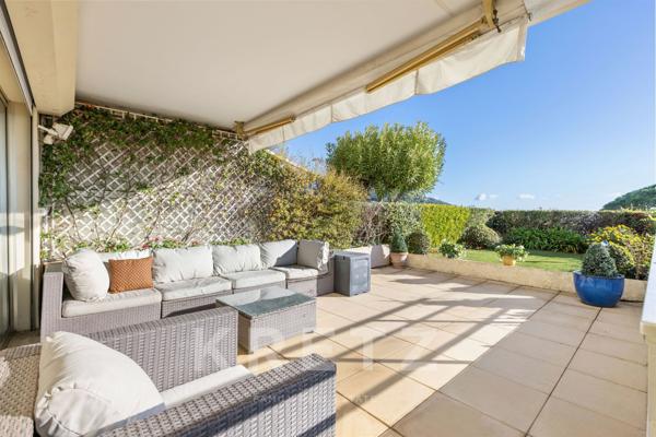 Magnifique appartement 3 pièces – Vue mer panoramique & terrasse de 70 m² comme un jardin privé