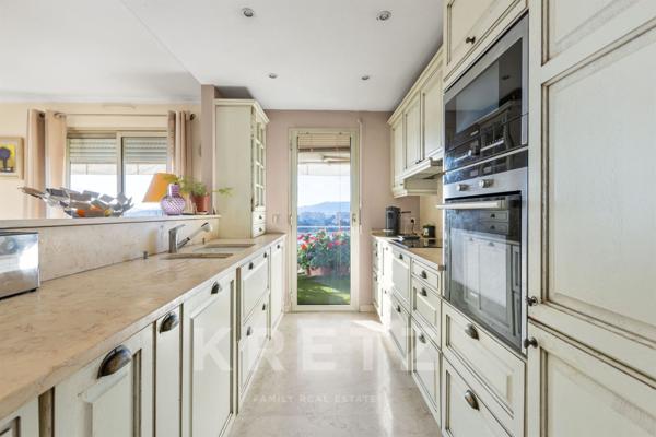 Magnifique appartement 3 pièces – Vue mer panoramique & terrasse de 70 m² comme un jardin privé