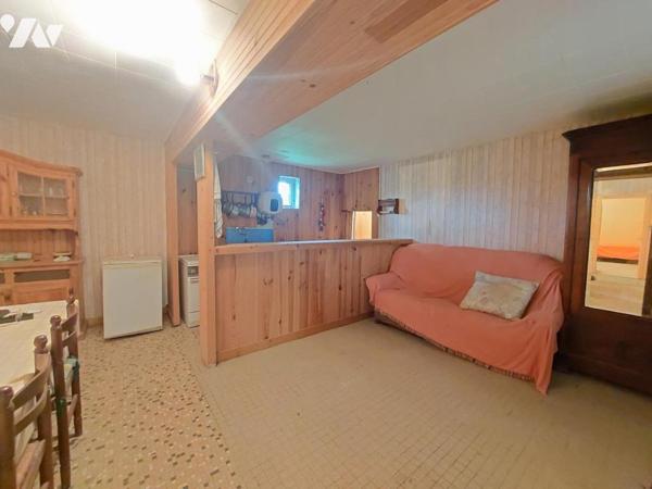 A VENDRE - MAISON A RENOVER - SIMPLE 