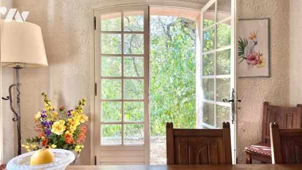 SAINT-RAPHAEL - Villa provençale de charme, au calme absolu, dans un secteur recherché