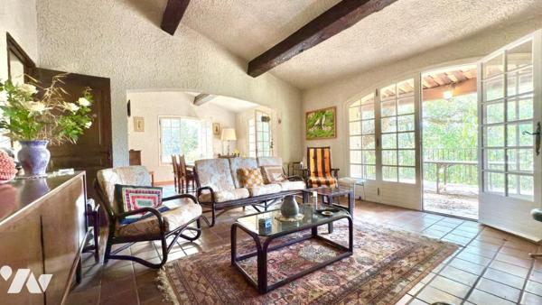 SAINT-RAPHAEL - Villa provençale de charme, au calme absolu, dans un secteur recherché