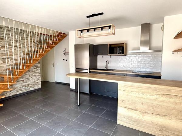 Très beau T3 en duplex  et balcon+ 1 parking sous sol + 1 parking aérien