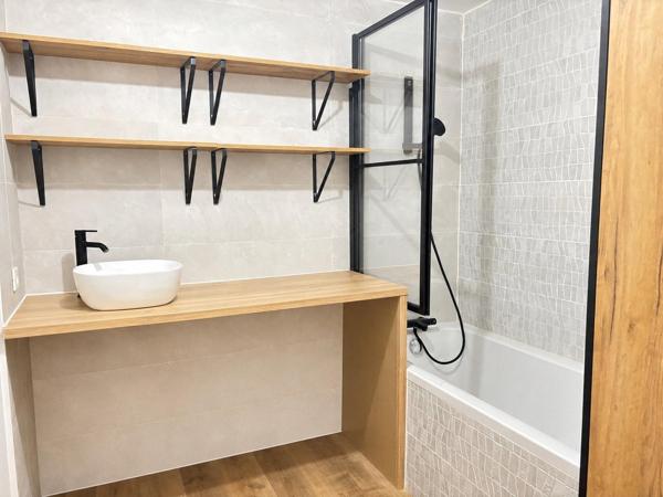 Très beau T3 en duplex  et balcon+ 1 parking sous sol + 1 parking aérien