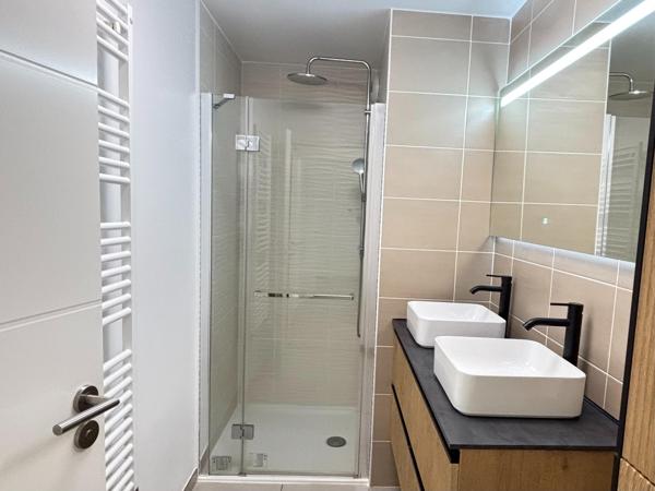 Très beau T3 en duplex  et balcon+ 1 parking sous sol + 1 parking aérien
